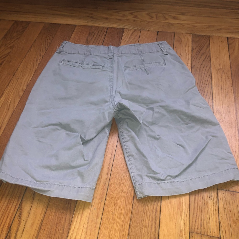 Men’s Aeropostale Flat-Front shorts in Gray - Picture 2 of 5